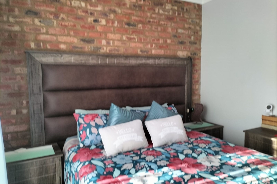2 Bedroom Property for Sale in Wilkoppies North West